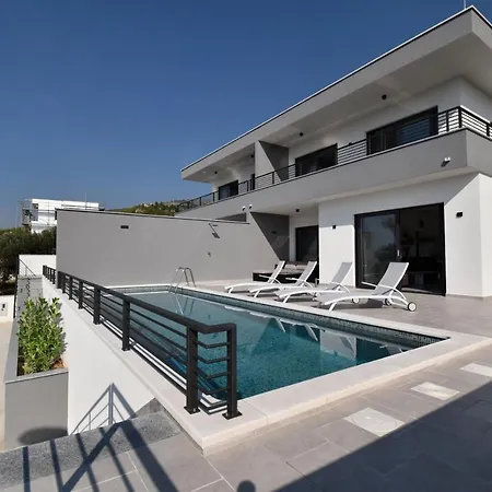 Βίλα Alexandra - Μακάρσκα