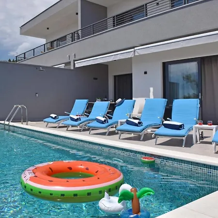 Βίλα Alexandra - Μακάρσκα