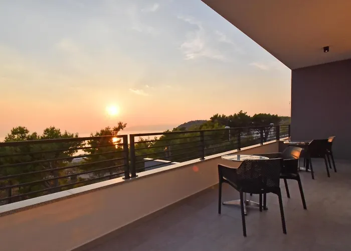 Alexandra - Μακάρσκα