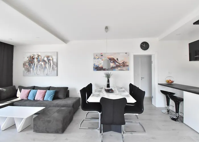 Alexandra - Βίλα Μακάρσκα