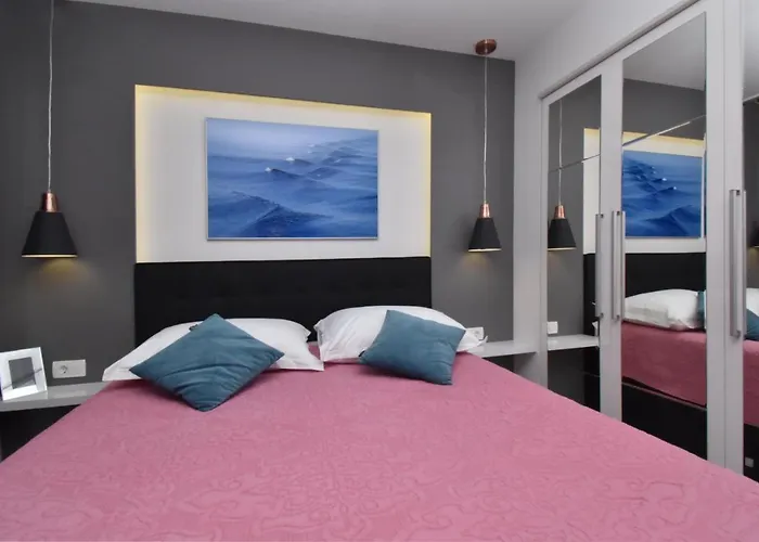 Alexandra - Μακάρσκα